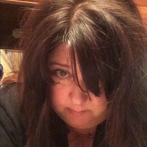 Meet your Posher, Debbie